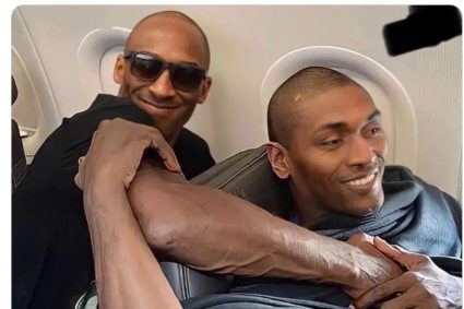 ❤Tarzan Sun photo with Kobe: looking forward to buying a pair of his new shoes and seeing the statue of him and Gigi