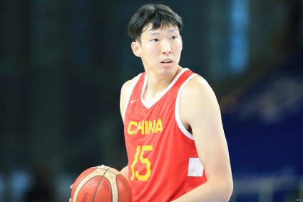 Zhou Qi got 9 points in 4 of 7 Middle School, 5 positive and negative values-33 lowest in all