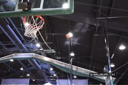 Unique! Men’s Basketball play a full-court confrontation game that cannot be fengshui ball