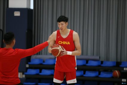 Media people talk about the stagnation of Zhou Qi’s transaction: the next club needs the Basketball Association to guarantee that the basketball association does not dare to guarantee