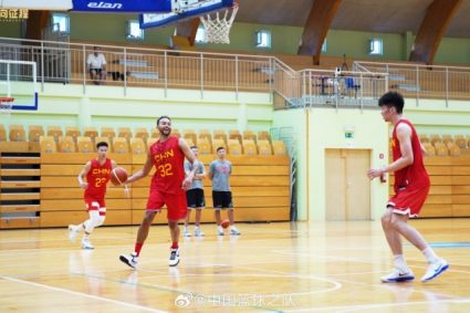 Shao huaqian: Since this didn’t end, it must be Li Kele’s first show in China men’s basketball.