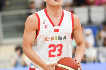 The status is hot! Chen Guohao 12 shot 10 cut 22 Points 8 boards 3 Help 2 caps