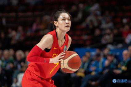 Yao Ming praised Yang Liwei for giving up the opportunity to stay in the United States: her decision reminds me of myself when I was a player.