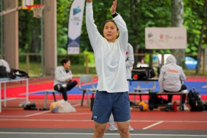 Keep walking! Three-basket National team officer Bo sun women’s team training photo will participate in the Edmonton station this weekend